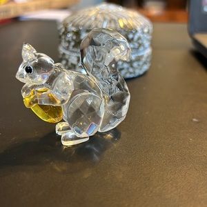 Hyaline & Dora Crystal collectible squirrel